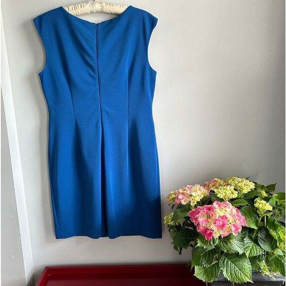 Maggy London Sheath Dress - Picture 4 of 5